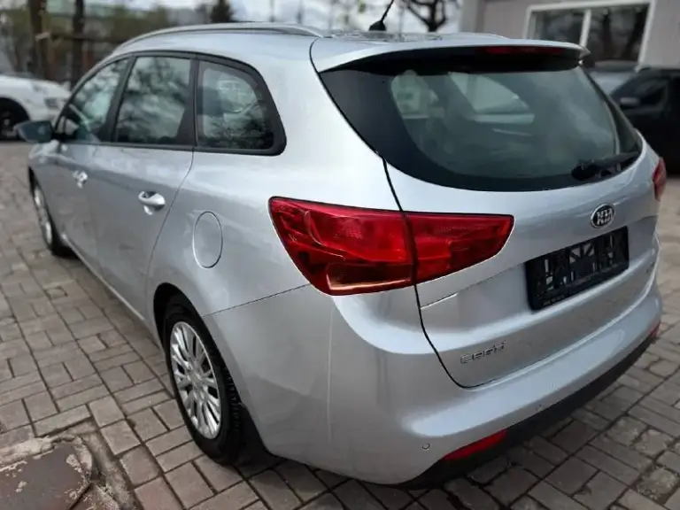 🚘Марка:kia ceed
⚙️Двигатель: 1.4cdi
⛽️Вид топлива:дизель
Кпп: механика
Кузов:универсал
Пробег: 184т км
📅Год выпуска: 2018
💰Цена: 1.390.000
•Усилитель руля.
•4 Эл стеклоподъёмника
•Мультимедиа usb aux bluetooth
•Мультируль
•Круиз контроль
Один владелец
Все стекла родные!
Авто в отличном состоянии! В родном окрасе!
Продажа возможна :
Наличный расчет✅
Безнал✅
Кредит✅
Обмен на ваш авто✅
Звонки по номеру
☎️
+79495111156
Находимся по адресу 📍г. Мариуполь
Ул. Макара мазая 41
С 10 до18 - фотография - 4