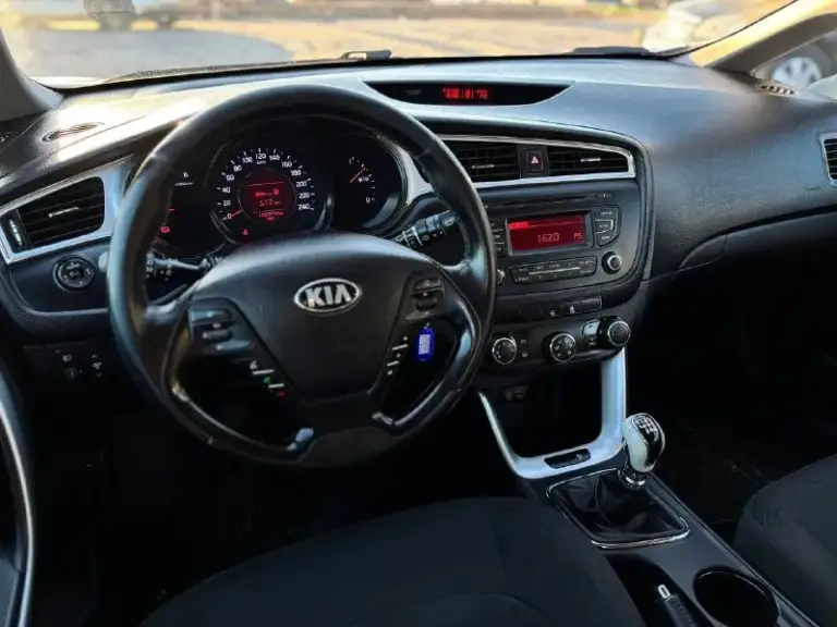 🚘Марка:kia ceed
⚙️Двигатель: 1.4cdi
⛽️Вид топлива:дизель
Кпп: механика
Кузов:универсал
Пробег: 184т км
📅Год выпуска: 2018
💰Цена: 1.390.000
•Усилитель руля.
•4 Эл стеклоподъёмника
•Мультимедиа usb aux bluetooth
•Мультируль
•Круиз контроль
Один владелец
Все стекла родные!
Авто в отличном состоянии! В родном окрасе!
Продажа возможна :
Наличный расчет✅
Безнал✅
Кредит✅
Обмен на ваш авто✅
Звонки по номеру
☎️
+79495111156
Находимся по адресу 📍г. Мариуполь
Ул. Макара мазая 41
С 10 до18 - фотография - 5
