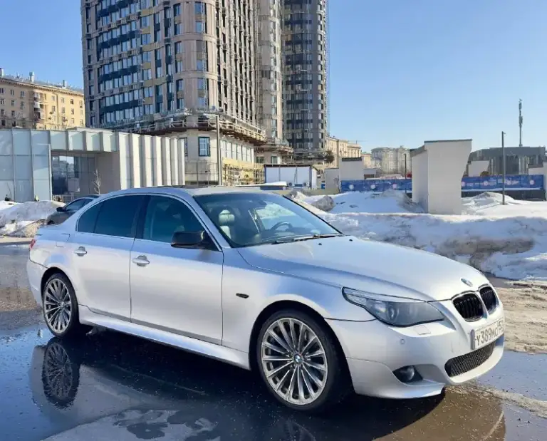 Продам бмв е60 530хі
2006 Г
N52b30, автомат.
Авто без изъянов в автотеке, без дтп и расчетов, 4 владельца ✅✅✅.
Выглядит достойно, полный м пакет, колеса р19 оригинал ковка на отличной зиме, фонари от рестайлинг, спойлер на крышке багажника м м м
Комплектация жир 🔥🔥🔥сиденья ломайки, проекция, подогревы всех сидений и руля, люк, спорт руль, задняя полусфера со шторками.
Технически на полном и уверенном ходу, ездит отлично!
Документы без проблем, полный комплект.
Цена:1 050 000 т. Р обмен
Тел:+79495061011
Телег:+79493930757
📞 🇷🇺 Звоните: +79495061011 - фотография - 1