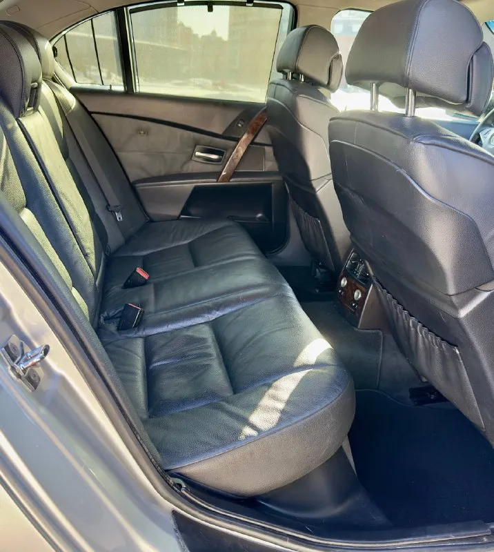 Продам бмв е60 530хі
2006 Г
N52b30, автомат.
Авто без изъянов в автотеке, без дтп и расчетов, 4 владельца ✅✅✅.
Выглядит достойно, полный м пакет, колеса р19 оригинал ковка на отличной зиме, фонари от рестайлинг, спойлер на крышке багажника м м м
Комплектация жир 🔥🔥🔥сиденья ломайки, проекция, подогревы всех сидений и руля, люк, спорт руль, задняя полусфера со шторками.
Технически на полном и уверенном ходу, ездит отлично!
Документы без проблем, полный комплект.
Цена:1 050 000 т. Р обмен
Тел:+79495061011
Телег:+79493930757
📞 🇷🇺 Звоните: +79495061011 - фотография - 10