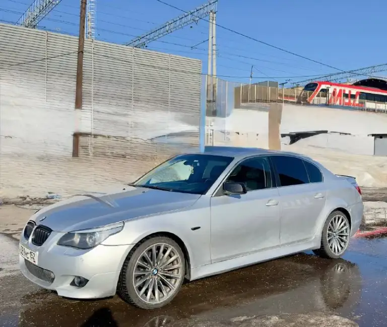 Продам бмв е60 530хі
2006 Г
N52b30, автомат.
Авто без изъянов в автотеке, без дтп и расчетов, 4 владельца ✅✅✅.
Выглядит достойно, полный м пакет, колеса р19 оригинал ковка на отличной зиме, фонари от рестайлинг, спойлер на крышке багажника м м м
Комплектация жир 🔥🔥🔥сиденья ломайки, проекция, подогревы всех сидений и руля, люк, спорт руль, задняя полусфера со шторками.
Технически на полном и уверенном ходу, ездит отлично!
Документы без проблем, полный комплект.
Цена:1 050 000 т. Р обмен
Тел:+79495061011
Телег:+79493930757
📞 🇷🇺 Звоните: +79495061011 - фотография - 2
