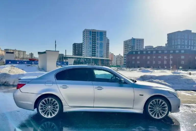 Продам бмв е60 530хі
2006 Г
N52b30, автомат.
Авто без изъянов в автотеке, без дтп и расчетов, 4 владельца ✅✅✅.
Выглядит достойно, полный м пакет, колеса р19 оригинал ковка на отличной зиме, фонари от рестайлинг, спойлер на крышке багажника м м м
Комплектация жир 🔥🔥🔥сиденья ломайки, проекция, подогревы всех сидений и руля, люк, спорт руль, задняя полусфера со шторками.
Технически на полном и уверенном ходу, ездит отлично!
Документы без проблем, полный комплект.
Цена:1 050 000 т. Р обмен
Тел:+79495061011
Телег:+79493930757
📞 🇷🇺 Звоните: +79495061011 - фотография - 3