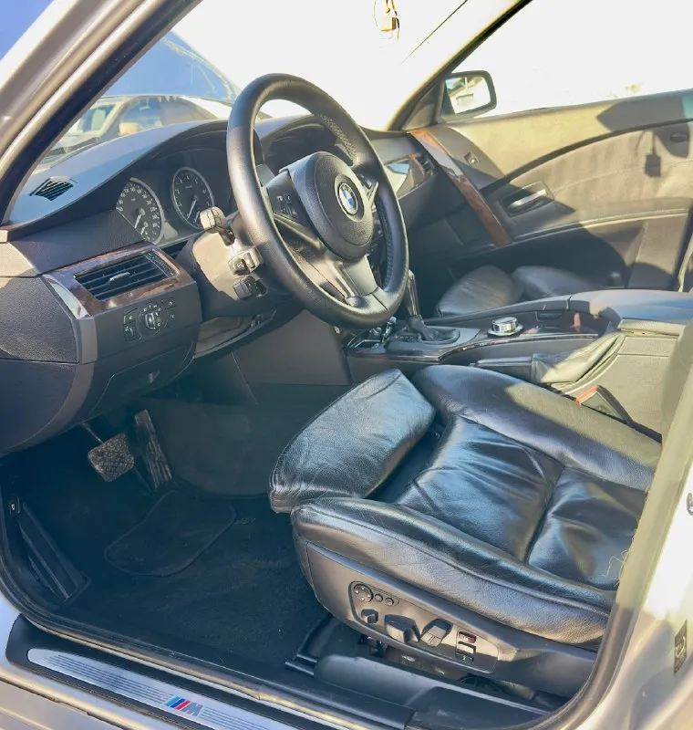 Продам бмв е60 530хі
2006 Г
N52b30, автомат.
Авто без изъянов в автотеке, без дтп и расчетов, 4 владельца ✅✅✅.
Выглядит достойно, полный м пакет, колеса р19 оригинал ковка на отличной зиме, фонари от рестайлинг, спойлер на крышке багажника м м м
Комплектация жир 🔥🔥🔥сиденья ломайки, проекция, подогревы всех сидений и руля, люк, спорт руль, задняя полусфера со шторками.
Технически на полном и уверенном ходу, ездит отлично!
Документы без проблем, полный комплект.
Цена:1 050 000 т. Р обмен
Тел:+79495061011
Телег:+79493930757
📞 🇷🇺 Звоните: +79495061011 - фотография - 9