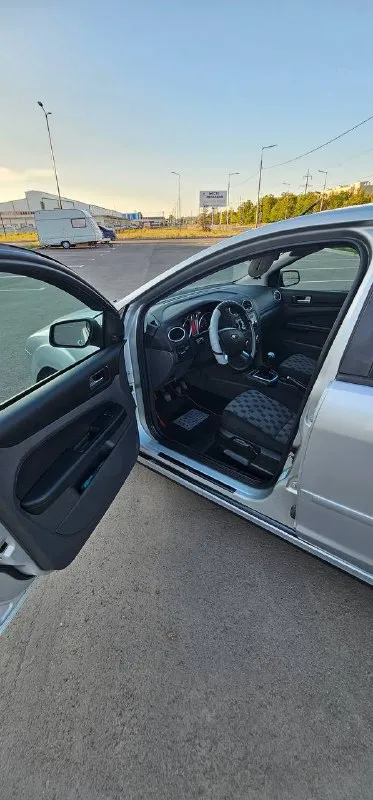 Срочная продажа!!!в продаже ford focus второго поколения. Автомобиль 2006 г. В. Двигатель бензиновый 1.8.авто находится в г мариуполь. Подробно про авто по тел или при встречи. Документы кристально чистые!!!цена 375 тыс руб. +79649225253 - +79497346358 - фотография - 4