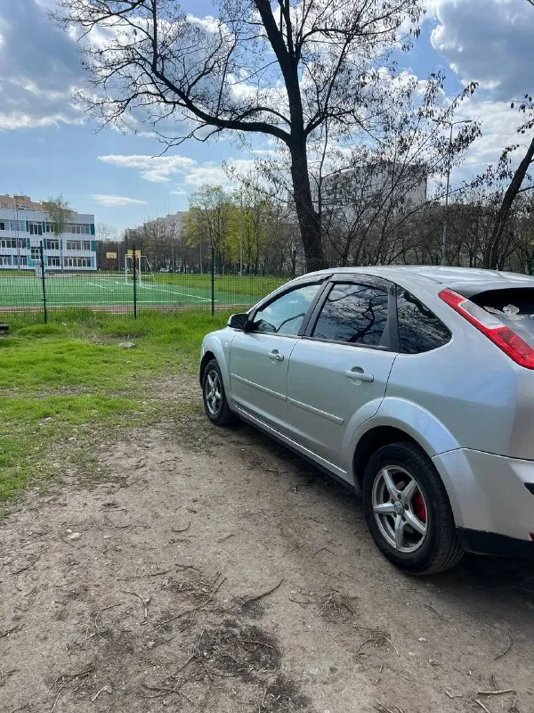 Срочная продажа!!!в продаже ford focus второго поколения. Автомобиль 2006 г. В. Двигатель бензиновый 1.8.авто находится в г мариуполь. Подробно про авто по тел или при встречи. Документы кристально чистые!!!цена 375 тыс руб. +79649225253 - +79497346358 - фотография - 7