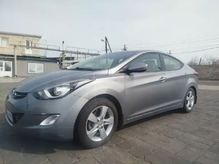Продам хундай элантра 2013г. Америка. Двигатель 1.8 коробка автомат. Пробег 90миль или145000.менялся капот и бампер безопасность вся целая. Есть косяки по кузову в виде сколов и царапин на этом уступлю. Цена 1100000р
+79497138722 - фотография - 4