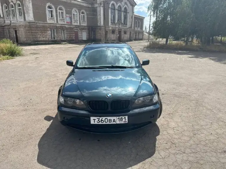 Цена 700000р
9498296680
Донецк
Продам живую bmw e46 — настоящая зажигалка, которая дарит эмоции, а не просто возит из точки а в б.

Под капотом m54b25 — по праву считается одним из последних надёжных моторов bmw: тянет бодро, звучит приятно, едет как надо.

Машина на хорошем ходу, используется практически каждый день.

Комплектация:
— Кожаный салон
— Подогрев сидений
— Электростеклоподъёмники
— Люк (работает отлично, не течёт)
— Мульти-руль
— Заводские r17 диски
— Заводская оптика с линзами

Отдельно про внешний вид: цвет реально цепляет — красиво смотрится как днём на солнце, так и ночью.

По кузову и салону есть мелкие моменты, без критики — всё честно.

Если ищешь живую e46 с хорошим мотором и нормальной комплектацией — отличный вариант.

💰 Торг у капота. - фотография - 1