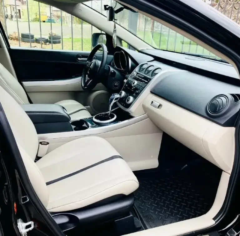 Продам mazda cx-7 год выпуска 2008 двигатель 2.3 бензин коробка обычный 6ти ступенчатый автомат родной пробег 140000 полный привод автомобиль в идеальном состоянии, двигатель работает отлично, коробка переключает без пинков и задержек, кузов весь целый без дтп, салон чист, цел и ухожен, таких авто очень мало! Хорошая комплектация:светлый кожаный салон, климат контроль, круиз, полный электро пакет, датчик дождя датчик света мултируль, эл зеркала, электро привод сидений, бесключевой доступ, заводская акустика bose, помощь при вождение, abs, bluetooth, aux, и еще много чего тех осмотр пройден, документы в порядке цена 950000 2 возможен торг 2 комплекта резины. +79490358107 +79494758336 донецк.
📞 Звоните: +7(949)0358107 - фотография - 8
