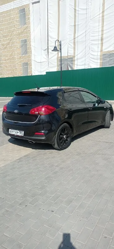 Киа сид 2014 года. 900₽ донецк. Авто не такси, не каршеринг, при осмотре покажем автотеку. Отличное состояние, машина вся обслужена. По мотору и кузову проблем нет. Двигатель работает отлично, без лишних шумов. Кпп 6 ст механика, расход очень маленький. Резвый и надёжный автомобиль. Все стекла заводские, включая лобовое. Салон отличный, без дефектов. Кондиционер работает. Продажа от собственника. +79494850271 - фотография - 7