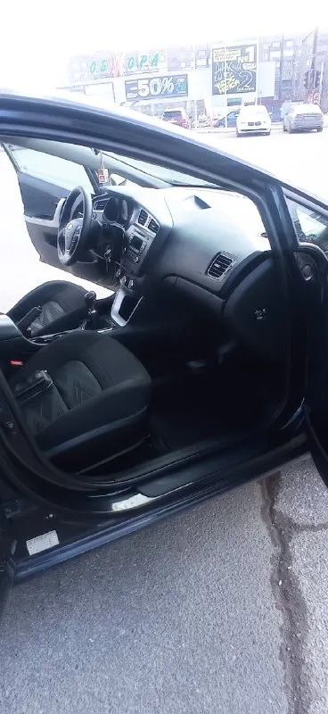 Киа сид 2014 года. 900₽ донецк. Авто не такси, не каршеринг, при осмотре покажем автотеку. Отличное состояние, машина вся обслужена. По мотору и кузову проблем нет. Двигатель работает отлично, без лишних шумов. Кпп 6 ст механика, расход очень маленький. Резвый и надёжный автомобиль. Все стекла заводские, включая лобовое. Салон отличный, без дефектов. Кондиционер работает. Продажа от собственника. +79494850271 - фотография - 8