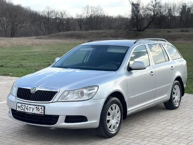 🔥Skoda octavia 🔥
В шикарном состоянии!
✅Куплена в салоне в 2011г
✅Кузов универсал
✅Мотор 1.6
✅Бензиновый мрi (атмосферный)
✅Коробка механика 5ст.
✅Передний привод
✅Пробег 269.000 тыс. Км
✅2 Хозяин
✅Автотека зелень

✅Сигнализация
✅Разъемы под aux usb
✅Разъем 12v
✅Магнитола
✅Парктроник

🔥В подарок новому владельцу 🔥

✅Полный бак топлива
✅Зимние шины на дисках
✅Диагностическая карта (тех осмотр)
✅ Полное сопровождение и оформление в мрэо🔥

Донецк стоимость 955.000₽
Тел. +7949-50-800-60 - фотография - 2