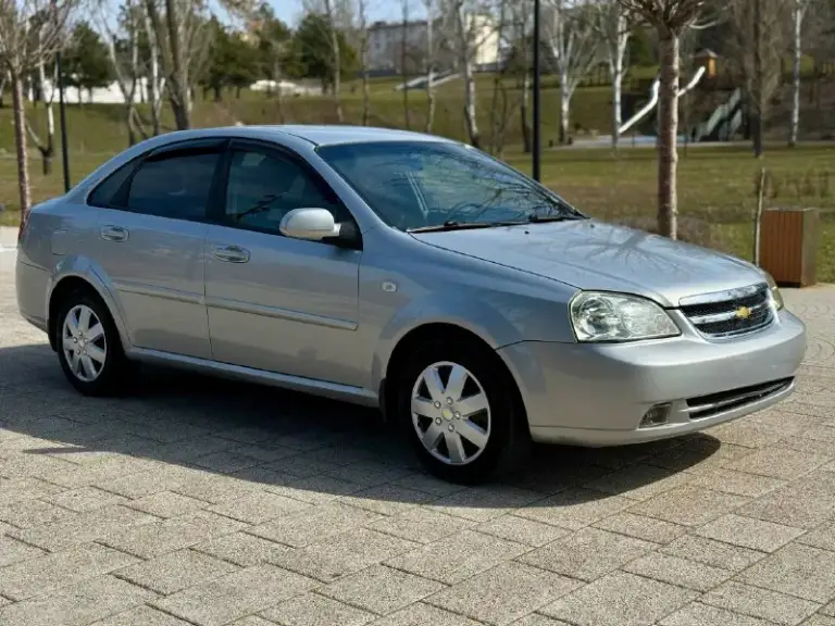 🚙Марка: chevrolet lacetti
⚙️Двигатель:1.6
⛽️Вид топлива:бензин
📅Год выпуска:2008
💴Цена:565.000.руб(торг-обмен)
🗺️Пробег:220.000 км
📦:Кпп :механика
Автомобиль в хорошем состоянии вложений никаких не требует кузов без нареканий жучков рыжиков нету салон в отличном состоянии не протёртый не прокуренный техническая часть на отлично недавно прошел полная то
По комплектации четыре стеклоподъемника электро зеркала датчик дождя датчик света
2 Комплект резины
Все остальные доп вопросы
📞 Звоните: на этом номер есть
+7 (949) 500-05-34 Есть telegram
📍•Город мариуполь - фотография - 2