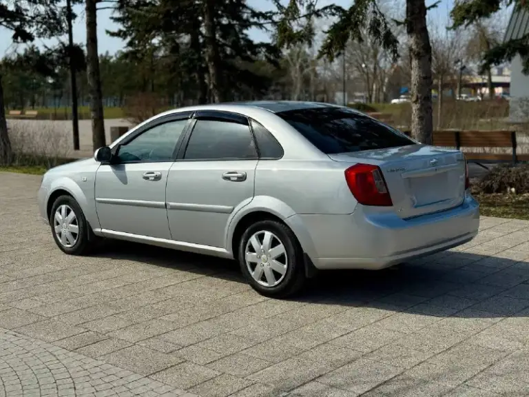🚙Марка: chevrolet lacetti
⚙️Двигатель:1.6
⛽️Вид топлива:бензин
📅Год выпуска:2008
💴Цена:565.000.руб(торг-обмен)
🗺️Пробег:220.000 км
📦:Кпп :механика
Автомобиль в хорошем состоянии вложений никаких не требует кузов без нареканий жучков рыжиков нету салон в отличном состоянии не протёртый не прокуренный техническая часть на отлично недавно прошел полная то
По комплектации четыре стеклоподъемника электро зеркала датчик дождя датчик света
2 Комплект резины
Все остальные доп вопросы
📞 Звоните: на этом номер есть
+7 (949) 500-05-34 Есть telegram
📍•Город мариуполь - фотография - 5