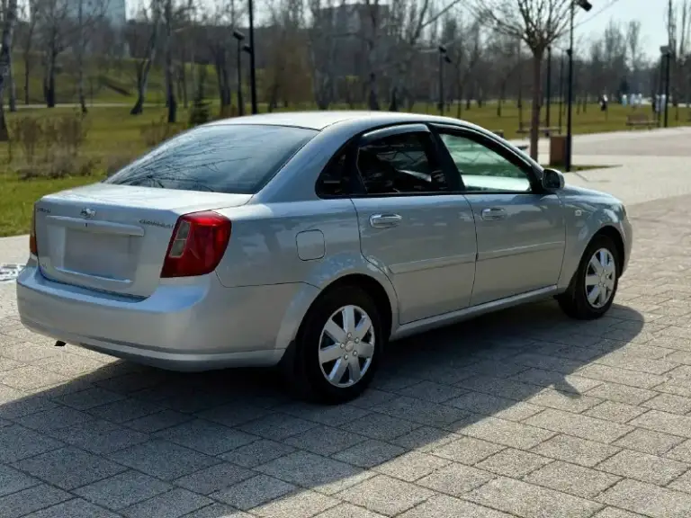🚙Марка: chevrolet lacetti
⚙️Двигатель:1.6
⛽️Вид топлива:бензин
📅Год выпуска:2008
💴Цена:565.000.руб(торг-обмен)
🗺️Пробег:220.000 км
📦:Кпп :механика
Автомобиль в хорошем состоянии вложений никаких не требует кузов без нареканий жучков рыжиков нету салон в отличном состоянии не протёртый не прокуренный техническая часть на отлично недавно прошел полная то
По комплектации четыре стеклоподъемника электро зеркала датчик дождя датчик света
2 Комплект резины
Все остальные доп вопросы
📞 Звоните: на этом номер есть
+7 (949) 500-05-34 Есть telegram
📍•Город мариуполь - фотография - 6
