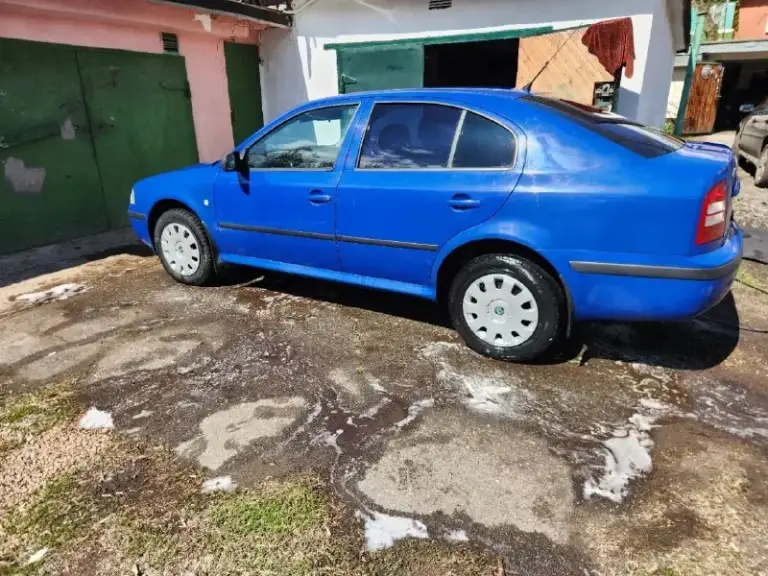 Продам шкода октавия тур 2006 г. В. , двигатель бензин 1,4 л, пробег 240 тыс. Км. Ржавчин и дырок нет. Авто владею 5 лет (посмотрите по документам), на все интересующие вопросы могу ответить. Плюсы авто в том, что он систематически нормально адекватно обслуживался, приятный расход 7 литров летом, 8 зимой, 9 если на второй передаче всё время ехать. Минус только в том, что нет кондиционера. Естественно есть возрастный сколы, царапки. Два комплекта резины 2 ключа. Цена 550 с небольшим торгом. Смотреть в макеевке
Тел 7949 525 73 22 - фотография - 4