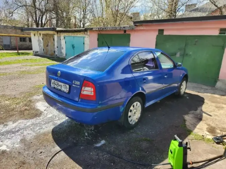 Продам шкода октавия тур 2006 г. В. , двигатель бензин 1,4 л, пробег 240 тыс. Км. Ржавчин и дырок нет. Авто владею 5 лет (посмотрите по документам), на все интересующие вопросы могу ответить. Плюсы авто в том, что он систематически нормально адекватно обслуживался, приятный расход 7 литров летом, 8 зимой, 9 если на второй передаче всё время ехать. Минус только в том, что нет кондиционера. Естественно есть возрастный сколы, царапки. Два комплекта резины 2 ключа. Цена 550 с небольшим торгом. Смотреть в макеевке
Тел 7949 525 73 22 - фотография - 5