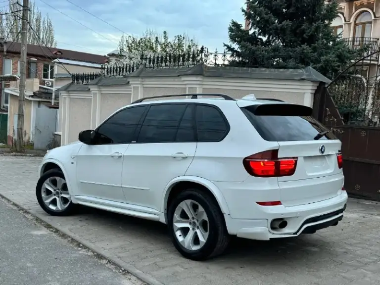 Продам живой bmw x5 e70рестайлинг
3.0 Бензин твин турбо, работают безупречно
Коробка и ходовая часть отлично
Климат и прочая электроника все работает, ошибок нет
Смотреть в донецке
Обмен, могу помочь купить в кредит. Цена авто 1.600.000
Детальней звоните
Реально хороший х5
89493752075
📞 Звоните: +7(949)3752075 - фотография - 2
