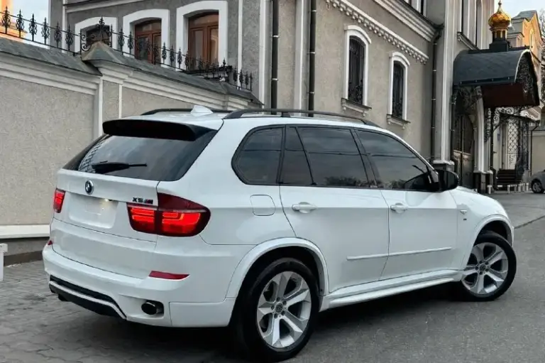 Продам живой bmw x5 e70рестайлинг
3.0 Бензин твин турбо, работают безупречно
Коробка и ходовая часть отлично
Климат и прочая электроника все работает, ошибок нет
Смотреть в донецке
Обмен, могу помочь купить в кредит. Цена авто 1.600.000
Детальней звоните
Реально хороший х5
89493752075
📞 Звоните: +7(949)3752075 - фотография - 3