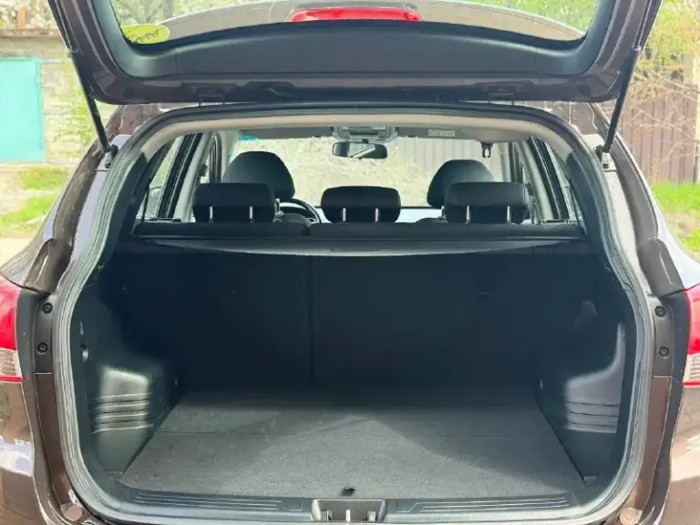 В продаже hyundai айх 35 рейстаилинг год выпуска 2014 кузов в заводском метале мотор 2.0 бензин мотор работает идеально без посторонних звуков коробка самый простой и надежный автомат asin ходовая часть полностью обслужена по электронной части все работает два комплекта колёс два ключа цена за даный автомобиль 1 420 000 не большой торг номер телефона +79494661201
📞 Звоните: +7(949)4661201 - фотография - 3