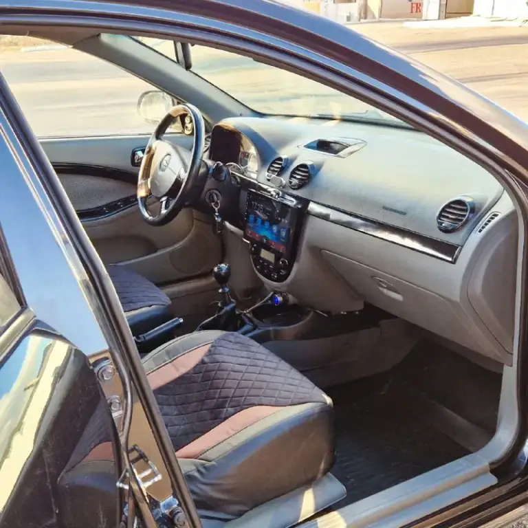 Chevrolet lacetti 2011, 1.6 мкпп, 168 000 км
Надёжный, ухоженный автомобиль в достойном состоянии.
Пробег: оригинальный!
Автомобиль эксплуатировался бережно и своевременно обслуживался.
• Сервисная книжка
• 2 Комплекта ключей
• Недавно выполнено то: замена масла двигателя, масла в кпп и всех фильтров
Техническое состояние:
• Двигатель работает ровно и тихо, без посторонних шумов
• Не дымит, не троит
• Коробка передач переключает чётко, без хрустов и посторонних звуков
Кузов и салон:
• Кузов в отличном состоянии, металл, герметики родные, без коррозии
• Салон чистый, аккуратный и ухоженный
• Вместительный багажник
• Заводские рейлинги на крыше
Оснащение:
• Климат-контроль
• Abs
• 4 Стеклоподъёмника,
Электрозеркала
• Сигнализация starline с автозапуском
• Android мультимедиа
• Камера заднего вида
• Парктроник
Автомобиль технически исправен и полностью готов к эксплуатации.
Документы в порядке
620000Р
+79493625838
Макеевка
📲 Tg: @sawtec
📞 Звоните: +7(949)3625838 - фотография - 3
