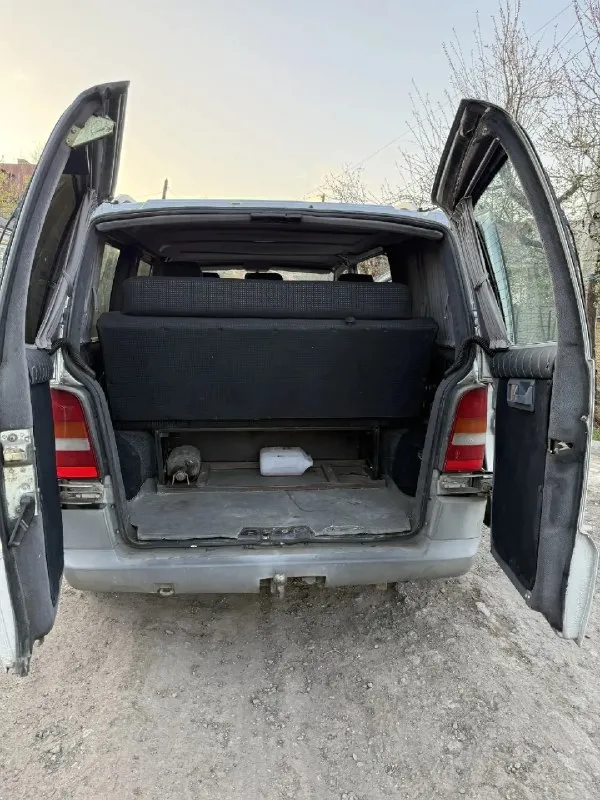 Продается: микроавтобус
Марка, модель: mercedes vito 112 cdi
Год выпуска: 2003
Пробег: 343782 км
Объем двигателя: 2.2
Вид топлива: дизель
Вид кпп: механика
Цена: 1.000.000
-------------------------
Дополнительное описание продавца:
🚘 🚙 🚐
Продам mercedes vito 2003 года выпуска. Двигатель 2.2 работает отлично, расхода масла нет, полностью обслуженный. Коробка механика.
Родной пробег 343782 тысяч. Хорошая комплектация:2 стеклоподъемника, abs, подушки безопасности. Машина на летней резине. С документами полный порядок. Остальные вопросы по телефону.
Цена 1.000.000. Торг
+79497226935
📞 Звоните: +7(949)7226935 - фотография - 8