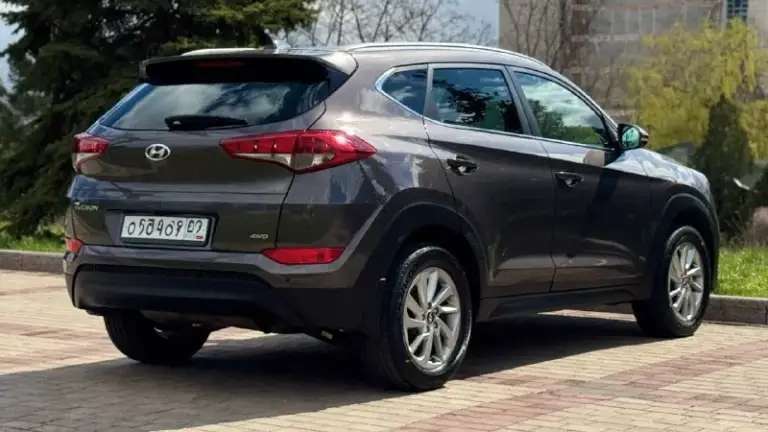 Hyundai tucson
2017Год.
Купленный в 2018 году
Двигатель 2.0 бензин
Коробка автомат
Пробег 153тыс. Км родной
Один хозяин за все время эксплуатации
Автомобиль в отличном состоянии,
Без дтп, кузов в заводском окрасе !
Родной пробег,
Авто обслужен от и до,
Вложения не требует не какого от слова совсем !
Комплектация
Электропривод зеркал
Полный привод
Помощь при спуске
Круизконтроль
Мультируль
Без ключевой доступ
Запуск старт stop
Камера заднего вида
Климат контроль двух зоны
Подогрев сидений
Подогрев зеркал
Подогрев дворников
Антибликовое зеркало
Датчик света
Датчик дождя
Два ключа
Abs
Esp
Airbag
Бортовой компьютер
Четыре стеклоподъемника
С документами все в полном порядке,
Продажа с полным переоформлением в гаи
Г. Донецк
Цена 1.820тыс. ₽
Звоните остальное по
+79496447942
Возможно продажа в кредит
📲 Tg: @artur_dadunia
📞 Звоните: +7(949)6447942 - фотография - 4