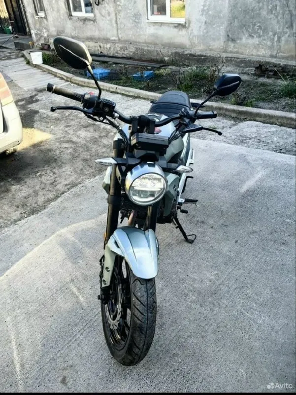 Срочно продам: motolend cbr 300 год выпуска : 2024 пробег : 550км на обкатке тип двигателя: бензин мощность: 25 л. С. Коробка передач - механическая, 5-ступенчатая cbr 300 motoland - на 175fmm двигателе с воздушно-масляным охлаждением. Стальная рама. Расход топлива 3 л. На 100км. Литые алюминиевые диски 110/70-17 и 140/70-17. Удобное двухэтажное кожаное сиденье и обновленная панель приборов с lcd дисплеем. В идеальном состоянии, один хозяин, документы в порядке, ездил аккуратно. Цена: 240т. Р +79495062556 горловка
📞 Звоните: +7(949)5062556 - фотография - 1
