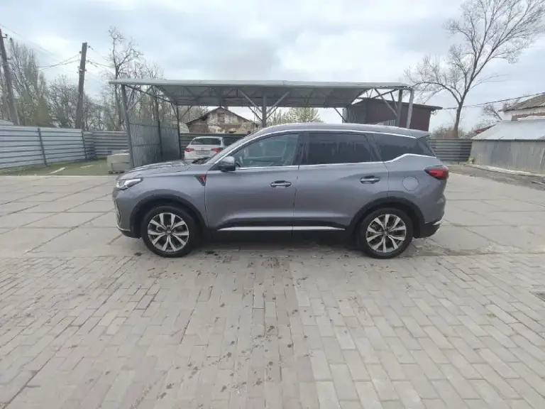 Срочно продам chery tigo 7 pro max

🗓 Год выпуска: 2024
⏳ Пробег: 53.000 км
🚨 Двигатель: 1.5 турбо л 150 л. С
🛠️ Кпп: вариатор
⛽️ Топливо: бензин
🚘 Привод: передний
🎨 Цвет: серый
🚀Комплектация:
Климат-контроль
Подогревы сидений
Круиз контроль
Подогрев переднего и заднего стекла.
Панорама.
Камеры 360°

Цена: 1.700.000 р.

+79497078489 Telegram, max - фотография - 3
