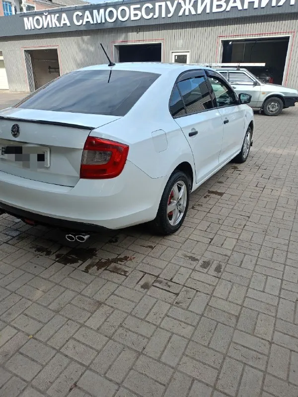 Продам skoda rapid 2016 г. Объем двигателя 1.6 коробка
Пробег 180232,механика автомобиль в хорошем состоянии документы в полном порядке ; стекла все родные ; ходовая часть вложений не требует ; двигатель коробка в порядке ; комплектация кондиционер усилитель руля стеклоподъемники передние ; бортовой компьютер подушки безопасности у водителя антиблокировочной система (абс) штатная музыка играет хорошо ; ; цена 750 тысяч торг! Остальные вопросы по телефону номер для связи +7 (949) 506-88-63 осмотр город макеевка
📞 Звоните: +7(949)5068863 - фотография - 4