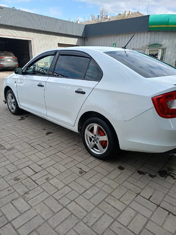 Продам skoda rapid 2016 г. Объем двигателя 1.6 коробка
Пробег 180232,механика автомобиль в хорошем состоянии документы в полном порядке ; стекла все родные ; ходовая часть вложений не требует ; двигатель коробка в порядке ; комплектация кондиционер усилитель руля стеклоподъемники передние ; бортовой компьютер подушки безопасности у водителя антиблокировочной система (абс) штатная музыка играет хорошо ; ; цена 750 тысяч торг! Остальные вопросы по телефону номер для связи +7 (949) 506-88-63 осмотр город макеевка
📞 Звоните: +7(949)5068863 - фотография - 6