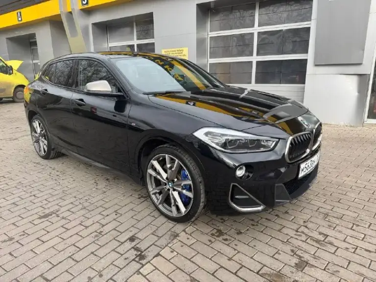 Bmw x2m35i. 306 л. С.

Год выпуска: 2020.
Пробег: 73000 км.
Стоимость: 3 690 000 руб.

Автомобиль куплен у официального дилера bmw в германии.
Машина в идеальном состоянии.
Автомобиль представляет собой уникальный сплав полноприводного кроссовера, с увеличенным дорожным просветом и спортивного автомобиля, с невероятной динамикой.
Машина в максимальной комплектации, включая спортивные ковшеобразные сидения, проекцию на лобовое стекло, панорамную крышу, кованные диски r20 и т. Д.
Автомобиль в абсолютно заводском состоянии, безо всякого чип-тюнинга и т. Д.
Имеется вся история обслуживания.
Все органы и системы исправны и работают также, как на новой машине.
Невероятно мощный, быстрый и универсальный автомобиль.

Тел: +7 949 484 29 53 - фотография - 1