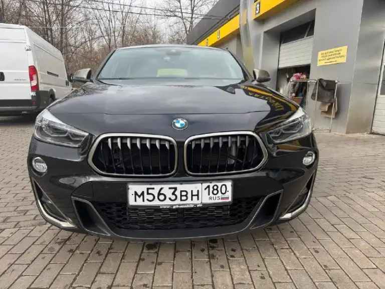 Bmw x2m35i. 306 л. С.

Год выпуска: 2020.
Пробег: 73000 км.
Стоимость: 3 690 000 руб.

Автомобиль куплен у официального дилера bmw в германии.
Машина в идеальном состоянии.
Автомобиль представляет собой уникальный сплав полноприводного кроссовера, с увеличенным дорожным просветом и спортивного автомобиля, с невероятной динамикой.
Машина в максимальной комплектации, включая спортивные ковшеобразные сидения, проекцию на лобовое стекло, панорамную крышу, кованные диски r20 и т. Д.
Автомобиль в абсолютно заводском состоянии, безо всякого чип-тюнинга и т. Д.
Имеется вся история обслуживания.
Все органы и системы исправны и работают также, как на новой машине.
Невероятно мощный, быстрый и универсальный автомобиль.

Тел: +7 949 484 29 53 - фотография - 2