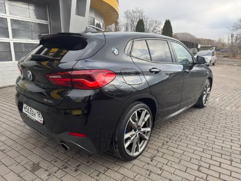 Bmw x2m35i. 306 л. С.

Год выпуска: 2020.
Пробег: 73000 км.
Стоимость: 3 690 000 руб.

Автомобиль куплен у официального дилера bmw в германии.
Машина в идеальном состоянии.
Автомобиль представляет собой уникальный сплав полноприводного кроссовера, с увеличенным дорожным просветом и спортивного автомобиля, с невероятной динамикой.
Машина в максимальной комплектации, включая спортивные ковшеобразные сидения, проекцию на лобовое стекло, панорамную крышу, кованные диски r20 и т. Д.
Автомобиль в абсолютно заводском состоянии, безо всякого чип-тюнинга и т. Д.
Имеется вся история обслуживания.
Все органы и системы исправны и работают также, как на новой машине.
Невероятно мощный, быстрый и универсальный автомобиль.

Тел: +7 949 484 29 53 - фотография - 5
