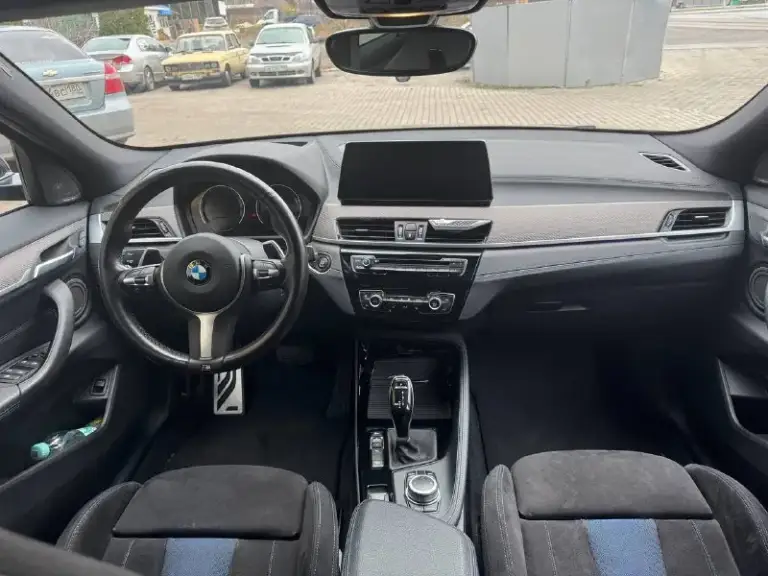 Bmw x2m35i. 306 л. С.

Год выпуска: 2020.
Пробег: 73000 км.
Стоимость: 3 690 000 руб.

Автомобиль куплен у официального дилера bmw в германии.
Машина в идеальном состоянии.
Автомобиль представляет собой уникальный сплав полноприводного кроссовера, с увеличенным дорожным просветом и спортивного автомобиля, с невероятной динамикой.
Машина в максимальной комплектации, включая спортивные ковшеобразные сидения, проекцию на лобовое стекло, панорамную крышу, кованные диски r20 и т. Д.
Автомобиль в абсолютно заводском состоянии, безо всякого чип-тюнинга и т. Д.
Имеется вся история обслуживания.
Все органы и системы исправны и работают также, как на новой машине.
Невероятно мощный, быстрый и универсальный автомобиль.

Тел: +7 949 484 29 53 - фотография - 7