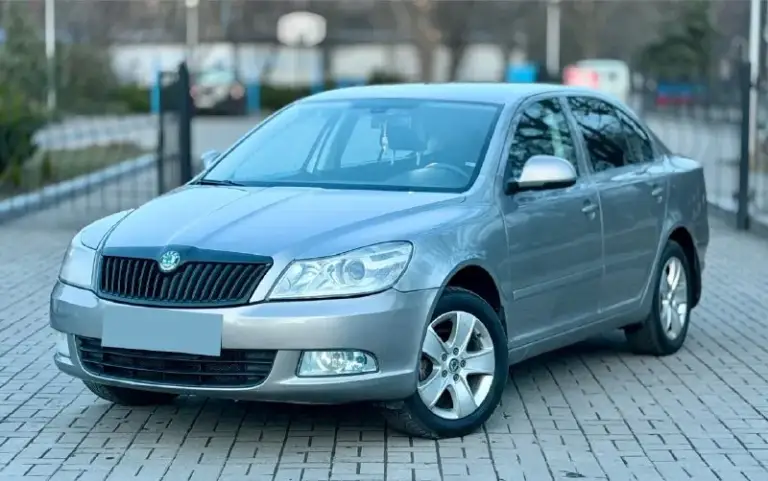 Продам skoda octavia 2012 года выпуска
Мотор коробка в отличном состоянии, вложений никаких не требует все работает идеально.
По ходовой части тоже все в порядке нечего не стучит и не гремит.
230 000 Пробег я хозяин
Полный комплект документов, любой вид переоформления. Очень хорошая комплектация
Мульти-руль
Круиз-контроль
4 Стеклоподъемника
Монитор
Парктроники
Подогревы сидений
Климат контроль
Подогрев зеркал
Эль-регулировка зеркал
Aux bluetooth
И многое другое.

С документами все порядке переоформлением в мрео
Осмотр г. Донецк
На остальные вопросы отвечу по телефону, звоните в любое время
Цена 790.000 возможен торг
+79496255979
+79495083229
📞 🇷🇺 Звоните: +79496255979 - фотография - 4