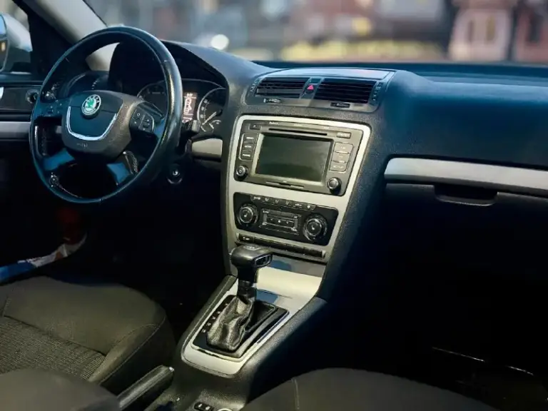 Продам skoda octavia 2012 года выпуска
Мотор коробка в отличном состоянии, вложений никаких не требует все работает идеально.
По ходовой части тоже все в порядке нечего не стучит и не гремит.
230 000 Пробег я хозяин
Полный комплект документов, любой вид переоформления. Очень хорошая комплектация
Мульти-руль
Круиз-контроль
4 Стеклоподъемника
Монитор
Парктроники
Подогревы сидений
Климат контроль
Подогрев зеркал
Эль-регулировка зеркал
Aux bluetooth
И многое другое.

С документами все порядке переоформлением в мрео
Осмотр г. Донецк
На остальные вопросы отвечу по телефону, звоните в любое время
Цена 790.000 возможен торг
+79496255979
+79495083229
📞 🇷🇺 Звоните: +79496255979 - фотография - 6