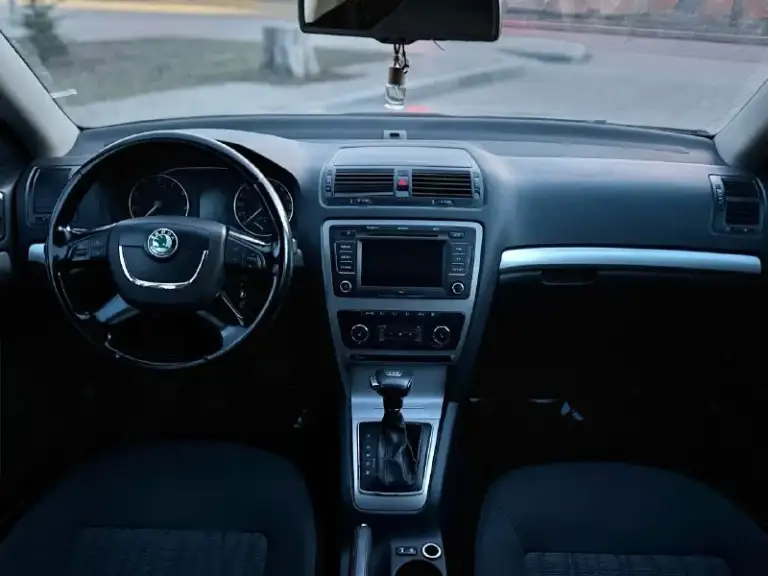 Продам skoda octavia 2012 года выпуска
Мотор коробка в отличном состоянии, вложений никаких не требует все работает идеально.
По ходовой части тоже все в порядке нечего не стучит и не гремит.
230 000 Пробег я хозяин
Полный комплект документов, любой вид переоформления. Очень хорошая комплектация
Мульти-руль
Круиз-контроль
4 Стеклоподъемника
Монитор
Парктроники
Подогревы сидений
Климат контроль
Подогрев зеркал
Эль-регулировка зеркал
Aux bluetooth
И многое другое.

С документами все порядке переоформлением в мрео
Осмотр г. Донецк
На остальные вопросы отвечу по телефону, звоните в любое время
Цена 790.000 возможен торг
+79496255979
+79495083229
📞 🇷🇺 Звоните: +79496255979 - фотография - 7