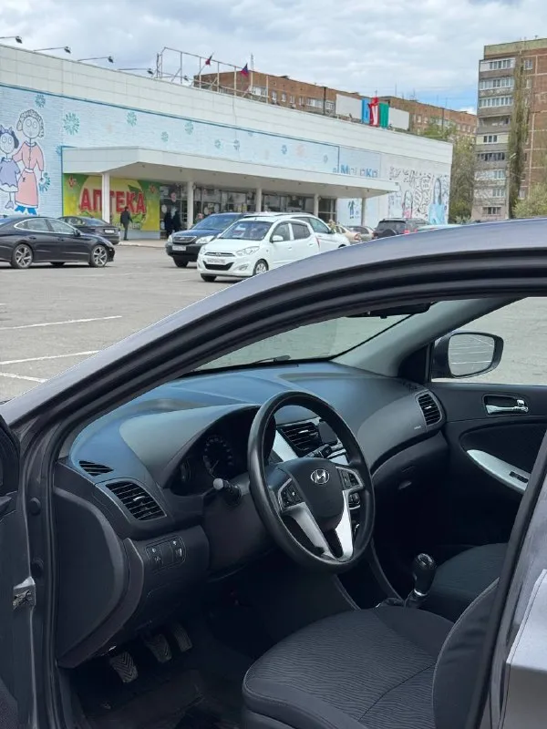 Продам hyundai solaris 2012 года !
Объем двигателя: 1.4( цепной надежный мотор)
Коробка передач-5-ступенчатая механика
Пробег:170.000 тыс ( оригинал, 100%, подтверждает автотека и состояние!)
Машина без дтп!
С 1 владельцем !
Зеленая автотека ❗️
Птс оригинал !
Ездила всю жизнь в теплом климате
Машина вся в родном окрасе❗️❗️❗️
Без рыжиков ❗️
Машина в отличном техническом состоянии
Ходовка как мячик !
Кондер дует на все 100%
На машине стоит хорошая летняя резина
Не такси, не каршеринг❗️
Переоформление без проблем, могу с вами присутствовать в мрэо
Есть действующий техосмотр
Все дополнительные вопросы по телефону:
+79495219479
Цена:835.000 тыс ( торг у капота) - фотография - 5