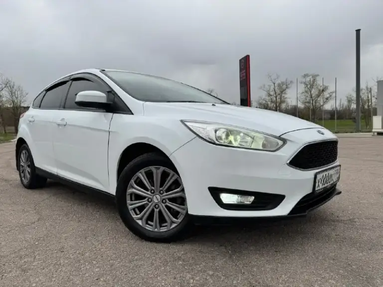 Продам хороший, обслуженный, дилерский ford focus 3 рестайлинг двигатель 1.6(125л. С) 🚗✨
Год выпуска 2017г. 📅
Родной пробег 161т. Км. 🛣
2 Владельца за все время 👥

Жирная комплектация с подогревом руля, сидений. В салоне работает каждая кнопочка, кондиционер холодит! ❄️ стоит дорогая андроид магнитола с камерой заднего вида 📹, дополнительно устанавливал саб буфер, шикарный звук с акустикой sony 🎵. Денег на машину не жалел! 💰 тех. Осмотр пройден, быстрая продажа. 🏁

Цена 900 000р, хороший торг! 💸 осмотр в городе донецк. 📍
Телефон для связи +79498477720 📞 - фотография - 1