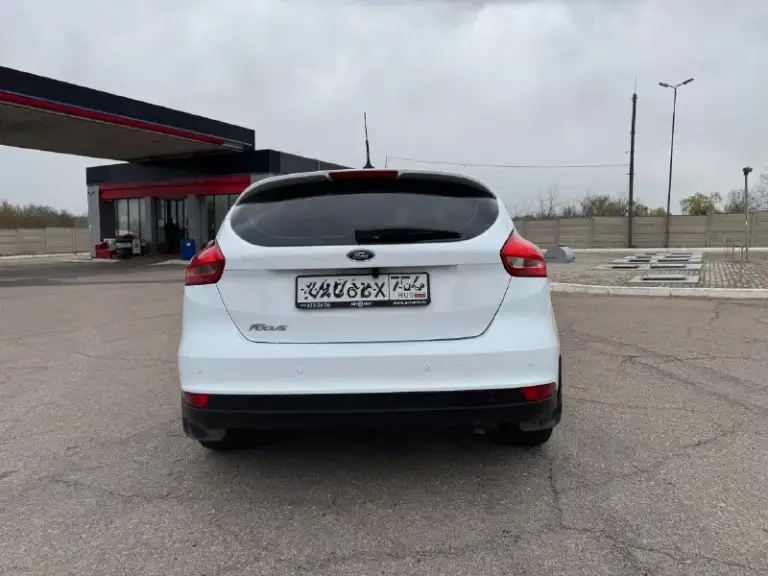 Продам хороший, обслуженный, дилерский ford focus 3 рестайлинг двигатель 1.6(125л. С) 🚗✨
Год выпуска 2017г. 📅
Родной пробег 161т. Км. 🛣
2 Владельца за все время 👥

Жирная комплектация с подогревом руля, сидений. В салоне работает каждая кнопочка, кондиционер холодит! ❄️ стоит дорогая андроид магнитола с камерой заднего вида 📹, дополнительно устанавливал саб буфер, шикарный звук с акустикой sony 🎵. Денег на машину не жалел! 💰 тех. Осмотр пройден, быстрая продажа. 🏁

Цена 900 000р, хороший торг! 💸 осмотр в городе донецк. 📍
Телефон для связи +79498477720 📞 - фотография - 3