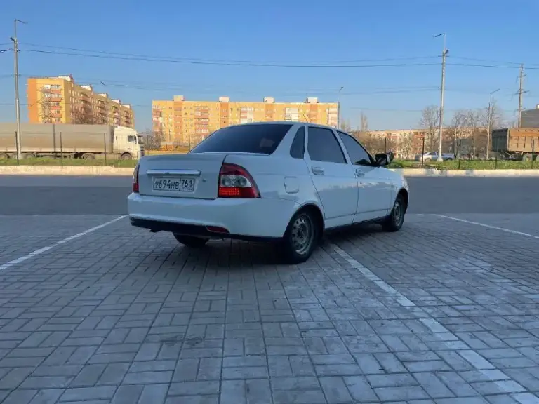 Продам приору 2012 г. Очень хорошем состоянии стоит газ вписанный стоит хорошая музыка двух динов магнитофон цена 350 тр номер +79496075071 - фотография - 4