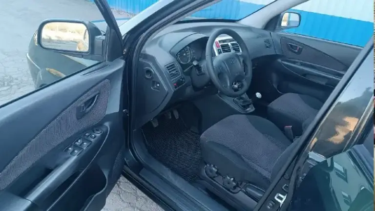 Hyundai tucson (hyundai туксон) 2.0мт 2wd 2008г. В. Родной пробег 148 тыс. Км! 2 собственника за всё время эксплуатации, в последнем владении более 11 лет, автомобиль вовремя обслуживался, денег не жалели, ходовая обслужена, не гремит, не стучит. Кузов в отличном состоянии, без коррозии, весь в заводском металле. Самый простой и надёжный бензиновый двигатель с небольшим расходом топлива, дешевое обслуживание. В комплектации всё что требуется для комфортной эксплуатации: - кондиционер - подогревы сидений - abs, esp - магнитола android - сигнализация, 2 ключа техосмотр пройден, диагностическая карта в наличии! Цена 950т. Р. Макеевка +79493943324 +79494542921
📞 Звоните: +7(949)3943324 - фотография - 5