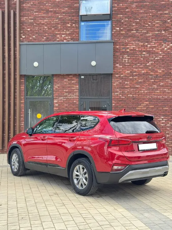 Продам свою машину santa fe 2019 2wd, двигатель 2.4л/бензин, акпп 8ми ступенчатая (не робот), пробег 61900км.
Состояние авто отличное- сел и поехал. Перед продажей сделано то.
Комплектация:
Бесключевой доступ, цифровая приборная панель, запуск с кнопки start, три режима езды, адаптивный круиз контроль, система контроля слепых зон, экстренное торможение, обнаружение пешеходов, удержание в полосе, автоматический свет, регулировка фар по высоте, противотуманные фары, электрорегулировка зеркал и подогрев, кондиционер, камера заднего вида, электроручник, apple carplay, android avto, подогрев сидений, электрорегулировка водительского сиденья, датчик давления шин.
Установлена сигнализация starline с автозапуском, управлением со смартфона, 2 метки+gps с возможность отслеживания с телефона.
На автомобиле все стекла родные, так же сделан антихром в круг.
С авто отдам 2 комплекта ковриков и 2 комплекта колес. Техосмотр пройден.
Цена 2,9млн. Торг!
Тел. +79590108778
+79613253324 - фотография - 4