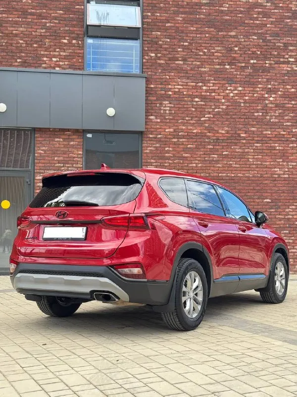 Продам свою машину santa fe 2019 2wd, двигатель 2.4л/бензин, акпп 8ми ступенчатая (не робот), пробег 61900км.
Состояние авто отличное- сел и поехал. Перед продажей сделано то.
Комплектация:
Бесключевой доступ, цифровая приборная панель, запуск с кнопки start, три режима езды, адаптивный круиз контроль, система контроля слепых зон, экстренное торможение, обнаружение пешеходов, удержание в полосе, автоматический свет, регулировка фар по высоте, противотуманные фары, электрорегулировка зеркал и подогрев, кондиционер, камера заднего вида, электроручник, apple carplay, android avto, подогрев сидений, электрорегулировка водительского сиденья, датчик давления шин.
Установлена сигнализация starline с автозапуском, управлением со смартфона, 2 метки+gps с возможность отслеживания с телефона.
На автомобиле все стекла родные, так же сделан антихром в круг.
С авто отдам 2 комплекта ковриков и 2 комплекта колес. Техосмотр пройден.
Цена 2,9млн. Торг!
Тел. +79590108778
+79613253324 - фотография - 5