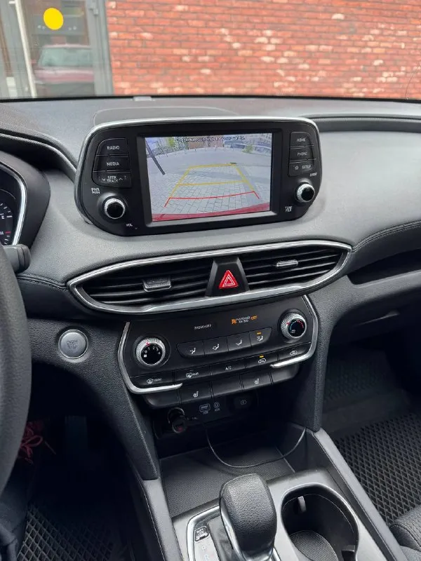 Продам свою машину santa fe 2019 2wd, двигатель 2.4л/бензин, акпп 8ми ступенчатая (не робот), пробег 61900км.
Состояние авто отличное- сел и поехал. Перед продажей сделано то.
Комплектация:
Бесключевой доступ, цифровая приборная панель, запуск с кнопки start, три режима езды, адаптивный круиз контроль, система контроля слепых зон, экстренное торможение, обнаружение пешеходов, удержание в полосе, автоматический свет, регулировка фар по высоте, противотуманные фары, электрорегулировка зеркал и подогрев, кондиционер, камера заднего вида, электроручник, apple carplay, android avto, подогрев сидений, электрорегулировка водительского сиденья, датчик давления шин.
Установлена сигнализация starline с автозапуском, управлением со смартфона, 2 метки+gps с возможность отслеживания с телефона.
На автомобиле все стекла родные, так же сделан антихром в круг.
С авто отдам 2 комплекта ковриков и 2 комплекта колес. Техосмотр пройден.
Цена 2,9млн. Торг!
Тел. +79590108778
+79613253324 - фотография - 9