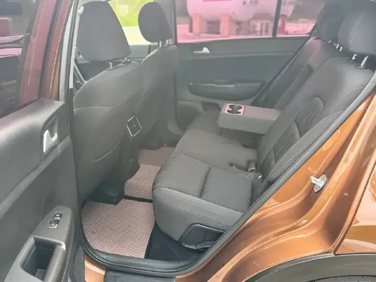 🚗
Kia sportage 2016 2.0 бензин | 120 000 км
Пробег родной
Автотека зелень выезжай на осмотр ☝️
Стильный и надёжный кроссовер в отличном состоянии. Машина ухоженная, обслуживалась вовремя, вложений не требует.
Кузов в хорошем состоянии, без дтп.
Был косметический окрас одной детали — задняя правая дверь (вторичный окрас 160–170 микрон, без шпаклёвки — всё честно).
Остальное все в родном окрасе
Двигатель 2.0 бензин — простой и надёжный, работает идеально.
Коробка и ходовая без нареканий — едет мягко, ничего не стучит.
Салон чистый, аккуратный, без износа.
Автомобиль выглядит так же хорошо, как и на фото — не стыдно показать.
Юридически чистый, без ограничений.
Отличный вариант для тех, кто ищет живой sportage без скрытых проблем.
+79895435743
+79495095858
Возможен обмен
Цена 1 6
Цена: 1695000 ₽
📲 Tg: николай н а
📞 🇷🇺 Звоните: +79495095858

Авторынок днр донецк - фотография - 9