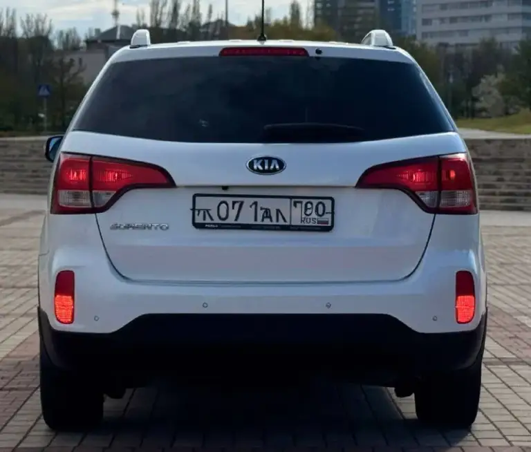 Kia sorento
2014 Год
Двигатель 2.4 бензин
Коробка автомат
Пробег 174тыс. Км

Автомобиль в отличном состоянии,
Авто обслужен от и до,
Вложения не требует не какого от слова совсем !

Комплектация
Электропривод зеркал
Полный привод
Помощь при спуске
Круизконтроль
Мультируль
Без ключевой доступ
Запуск старт stop
Камера заднего вида
Климат контроль двух зоны
Подогрев сидений
Подогрев зеркал
Подогрев дворников
Подогрев руля
Антибликовое зеркало
Датчик света
Датчик дождя
Два ключа
Abs
Esp
Airbag
Бортовой компьютер
Четыре стеклоподъемника

С документами все в полном порядке,
Продажа с полным переоформлением в гаи

Г. Донецк
Цена 1.570.000
Звоните остальное по тел.
+79496447942
Возможно продажа в кредит - фотография - 5