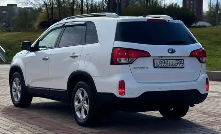 Kia sorento
2014 Год
Двигатель 2.4 бензин
Коробка автомат
Пробег 174тыс. Км

Автомобиль в отличном состоянии,
Авто обслужен от и до,
Вложения не требует не какого от слова совсем !

Комплектация
Электропривод зеркал
Полный привод
Помощь при спуске
Круизконтроль
Мультируль
Без ключевой доступ
Запуск старт stop
Камера заднего вида
Климат контроль двух зоны
Подогрев сидений
Подогрев зеркал
Подогрев дворников
Подогрев руля
Антибликовое зеркало
Датчик света
Датчик дождя
Два ключа
Abs
Esp
Airbag
Бортовой компьютер
Четыре стеклоподъемника

С документами все в полном порядке,
Продажа с полным переоформлением в гаи

Г. Донецк
Цена 1.570.000
Звоните остальное по тел.
+79496447942
Возможно продажа в кредит - фотография - 6