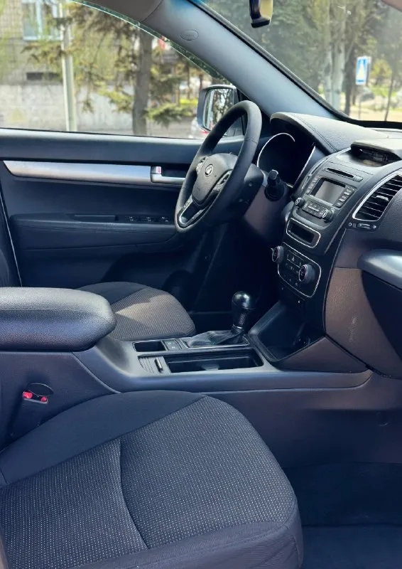 Kia sorento
2014 Год
Двигатель 2.4 бензин
Коробка автомат
Пробег 174тыс. Км

Автомобиль в отличном состоянии,
Авто обслужен от и до,
Вложения не требует не какого от слова совсем !

Комплектация
Электропривод зеркал
Полный привод
Помощь при спуске
Круизконтроль
Мультируль
Без ключевой доступ
Запуск старт stop
Камера заднего вида
Климат контроль двух зоны
Подогрев сидений
Подогрев зеркал
Подогрев дворников
Подогрев руля
Антибликовое зеркало
Датчик света
Датчик дождя
Два ключа
Abs
Esp
Airbag
Бортовой компьютер
Четыре стеклоподъемника

С документами все в полном порядке,
Продажа с полным переоформлением в гаи

Г. Донецк
Цена 1.570.000
Звоните остальное по тел.
+79496447942
Возможно продажа в кредит - фотография - 8