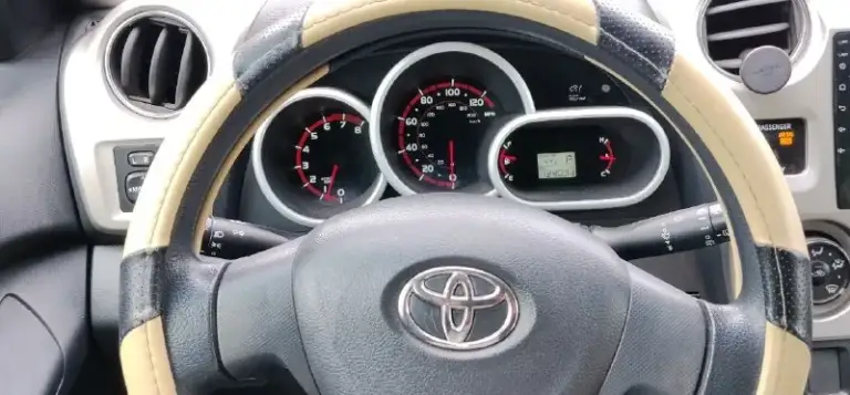 Продам тойота матрикс 2009 года, двигатель 1.8, коробка передач автомат, пробег 215 тыс, масла поменяны, ходовая без нареканий, установлена хорошая магнитола с интернетом, сигнализация пандора с автозапуском, тел. +79495125214, цена: 950.000 руб. - фотография - 10